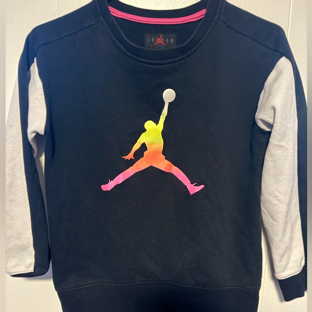 Boys Jordan sweatshirt size M